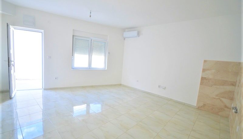 Small flat with terrace Topla, Herceg Novi-Top Estate Montenegro