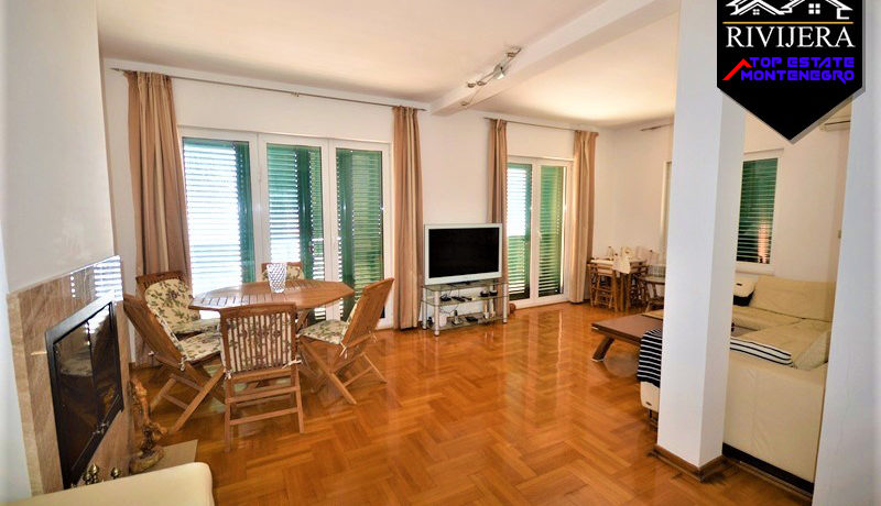 Gute Wohnung an der Meerpromenade Herceg Novi-Top Immobilien Montenegro