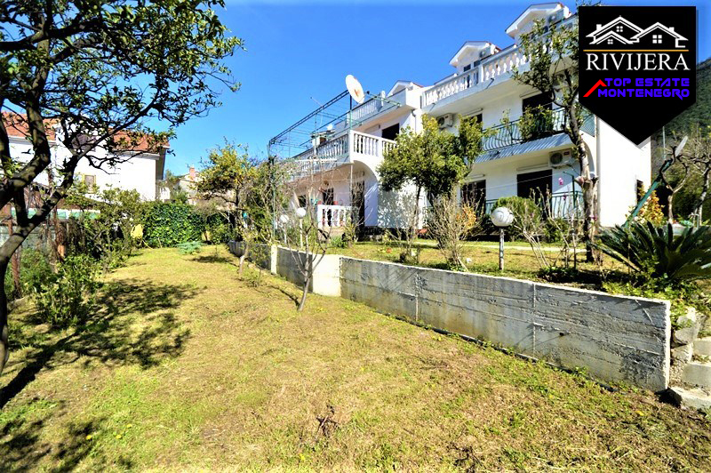 Haus mit Ferienwohnungen in Kumbor, Herceg Novi
