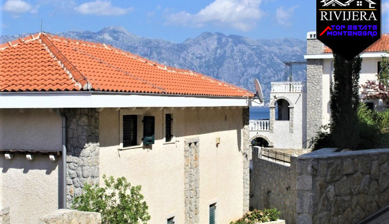Beautiful apartments in a new complex Kostanjica, Kotor-Top Estate Montenegro