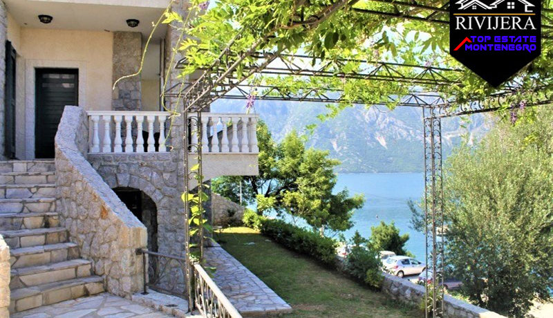 Красивые апартаменты в комплексе Костанйица, Котор-Топ недвижимости Черногории