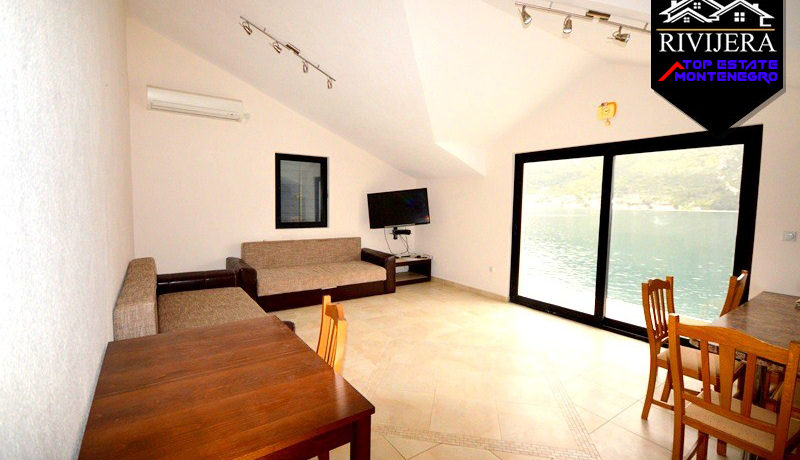 Ein Zimmer Wohnung erste Reihe Stoliv, Kotor-Top Immobilien Montenegro
