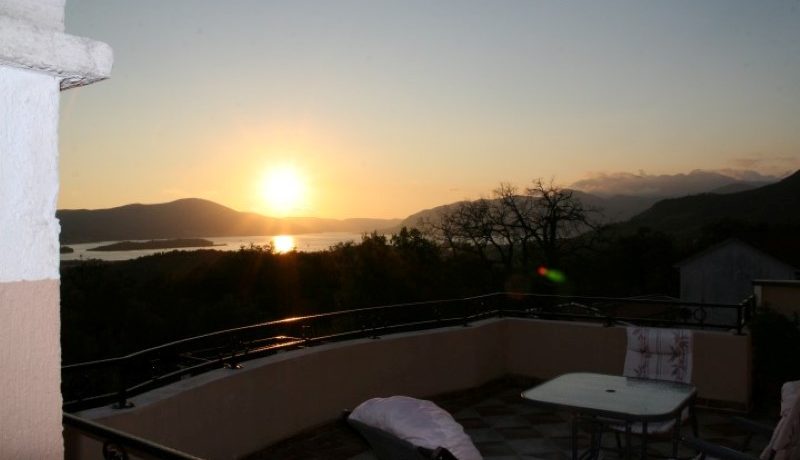 Comfortable villa with sea view Kavac, Kotor-Top Estate Montenegro