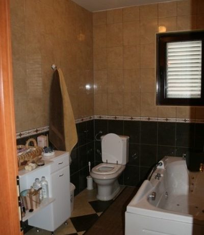 Komforna vila sa pogledom na more Kavač, Kotor-Top Nekretnine Crna Gora