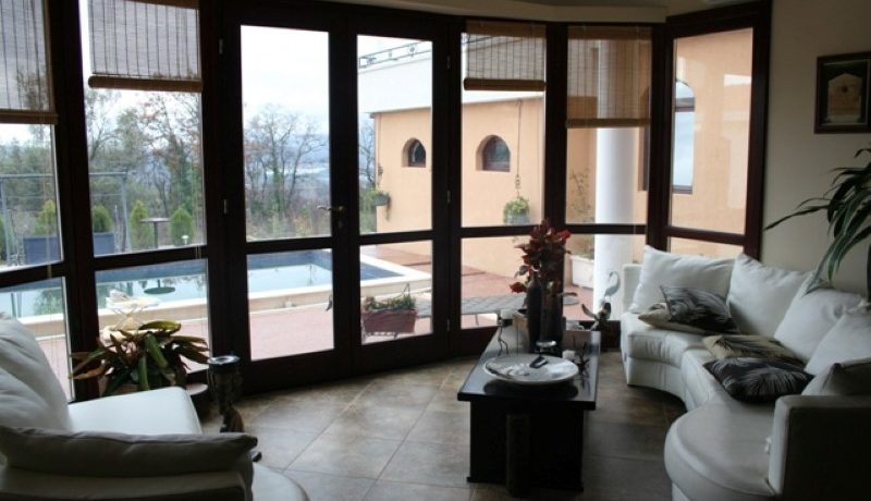 Zeitgenössische Familienvilla, Kotor-Top Immobilien Montenegro