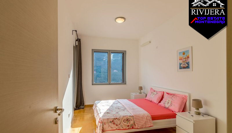 Atraktivan stan sa pogledom na more Morinj, Kotor-Top Nekretnine Crna Gora