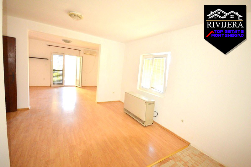 Empty apartment with sea view Topla, Herceg Novi