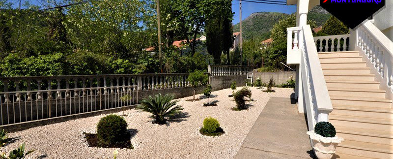 Attraktive villa in der nähe vom Meer Kamenari, Herceg Novi-Top Immobilien Montenegro