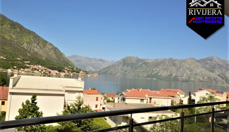 Stan sa pogledom na more Dobrota, Kotor-Top Nekretnine Crna Gora