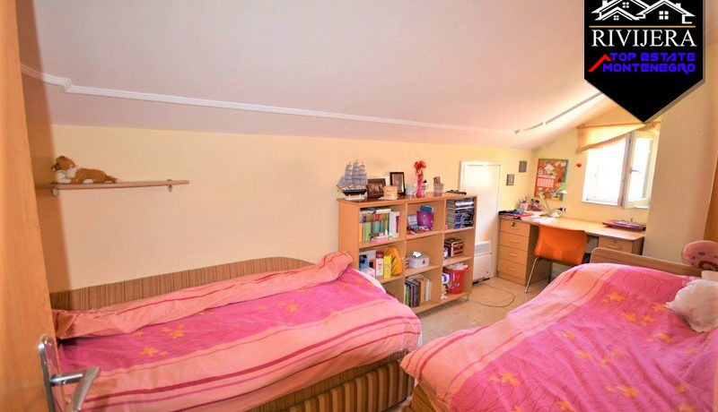 Grosse Drei Zimmer Wohnung Djenovici, Herceg Novi-Top Immobilien Montenegro