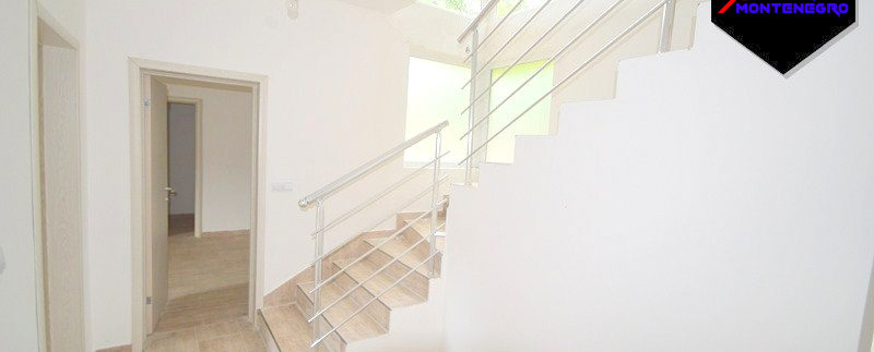 Comfortable house with big plot Mojdez, Herceg Novi-Top Estate Montenegro