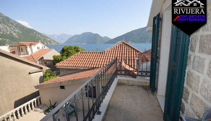 Wohnung im Dachgeschoss Strp, Kotor-Top Immobilien Montenegro