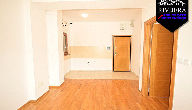 Neue nicht eingerichtete kleine Wohnung Baosici, Herceg Novi-Top Immobilien Montenegro