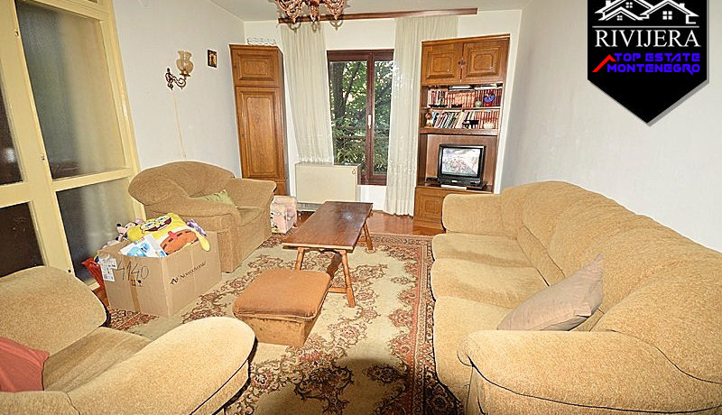 Ältere komfortable Wohnung Topla, Herceg Novi-Top Immobilien Montenegro