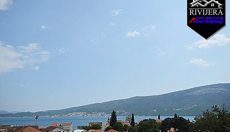 Stan sa pogledom na more Baošići, Herceg Novi-Top Nekretnine Crna Gora