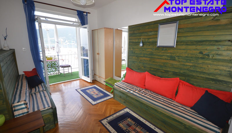 Furnished flat on the first line Center, Herceg Novi-Top Estate Montenegro