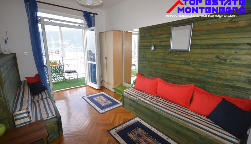 Furnished flat on the first line Center, Herceg Novi-Top Estate Montenegro