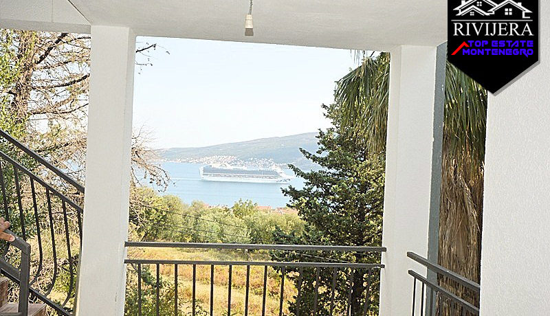 Jednosoban stan sa pogledom na more Baošići, Herceg Novi-Top Nekretnine Crna Gora