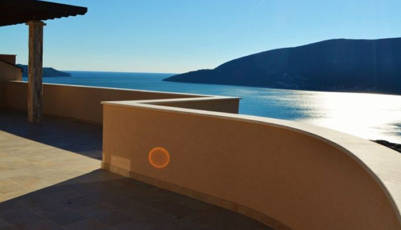 Attractive apartment with a big terrace Topla, Herceg Novi-Top Estate Montenegro