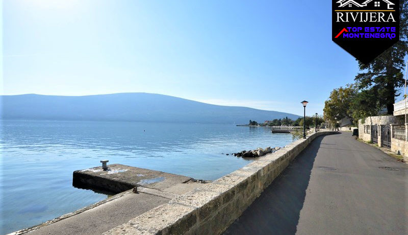 Plac na prvoj liniji Bijela, Herceg Novi-Top Nekretnine Crna Gora