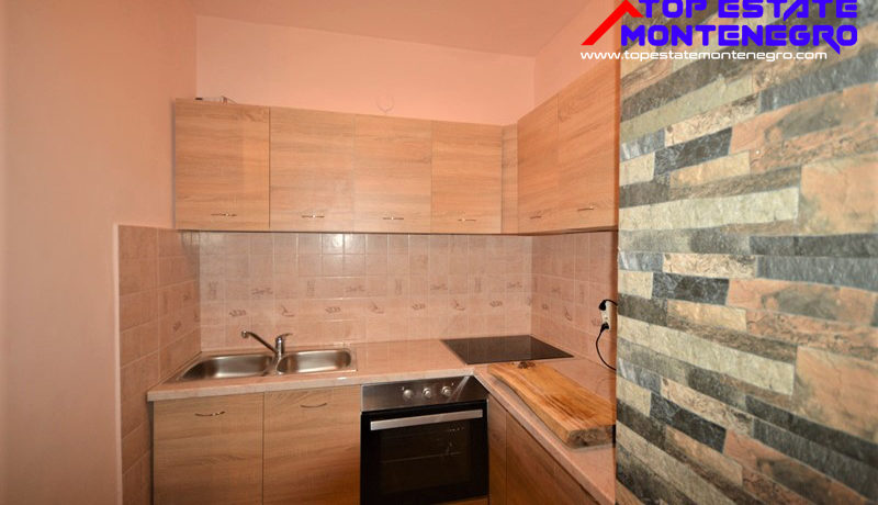 renovirana_garsonjera_topla_herceg_novi_top_nekretnine_crna_gora.jpg
