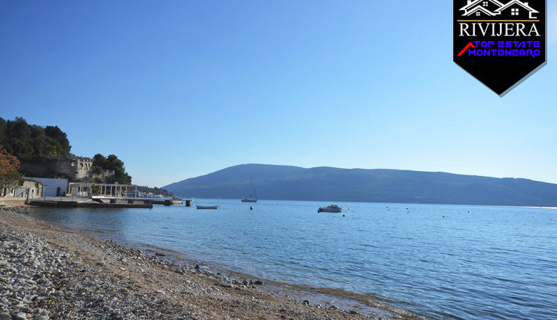 Trosoban stan sa dvorištem Meljine, Herceg Novi-Top Nekretnine Crna Gora