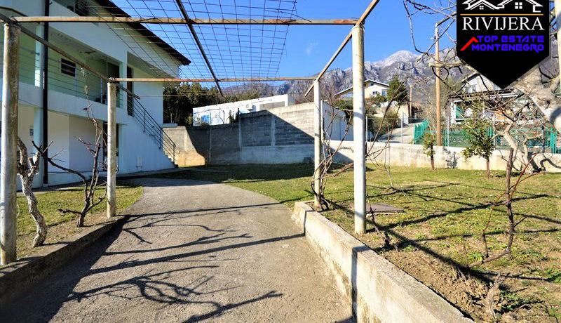 Kuća sa velikim placem Zelenika, Herceg Novi-Top Nekretnine Crna Gora