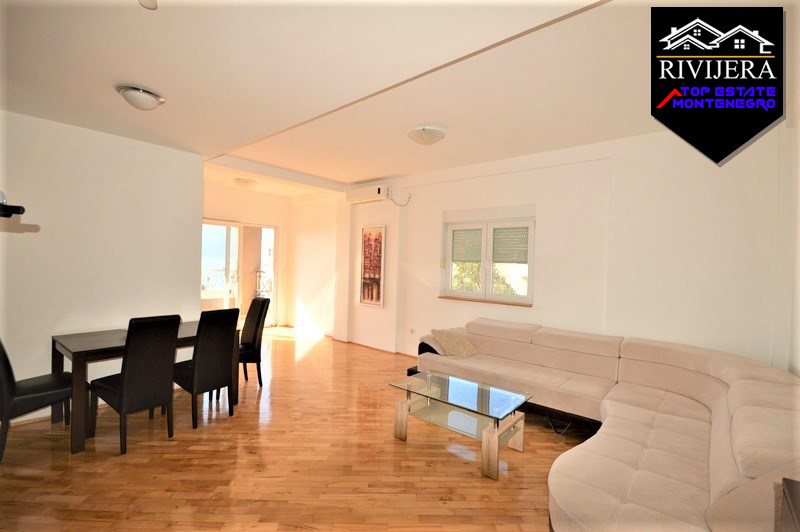 Nice apartment with sea view Topla