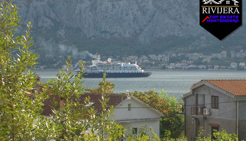 House with three flats Prcanj, Kotor-Top Estate Montenegro