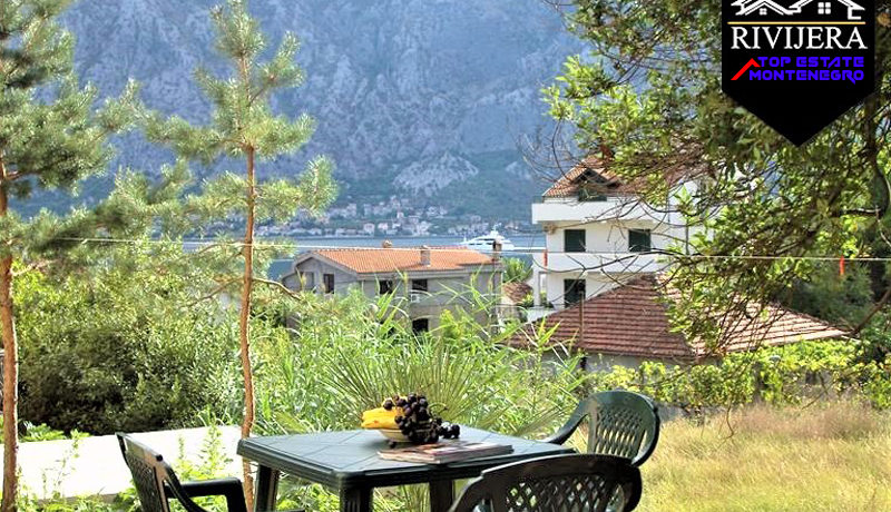 Kuća sa tri stana Prčanj, Kotor-Top Nekretnine Crna Gora