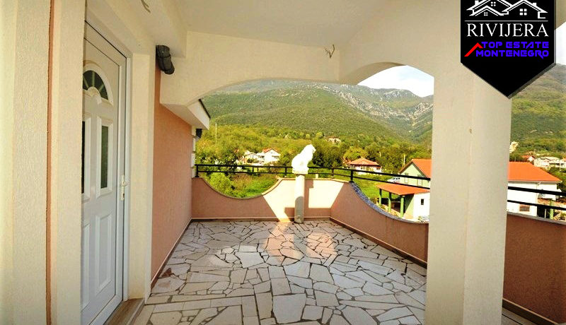 Haus mit Wohnungen Zelenika, Herceg Novi-Top Immobilien Montenegro