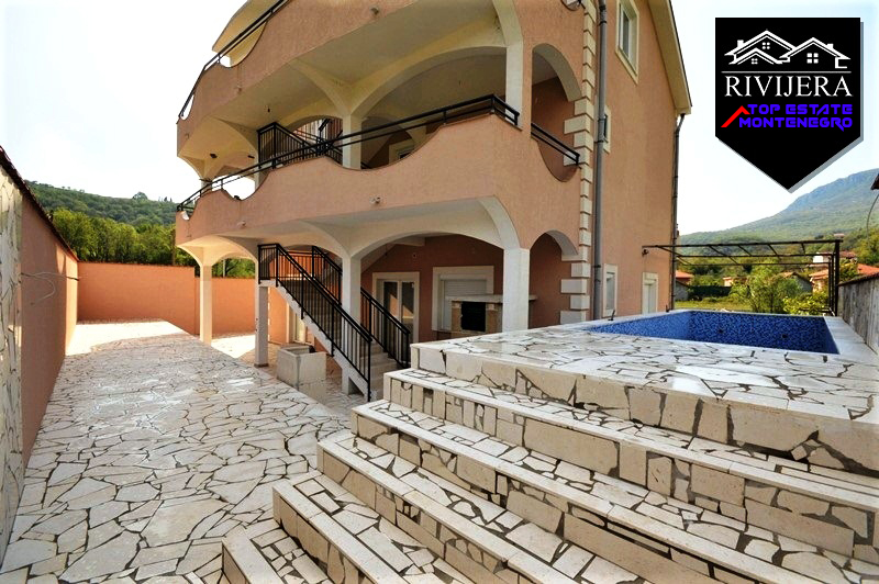 House with apartments Zelenika, Herceg Novi