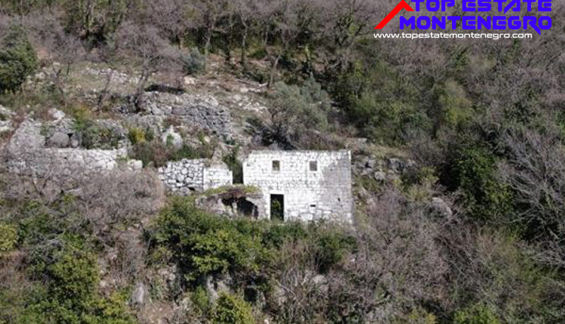 Ruševina sa parcelom Dub, Kotor-Top Nekretnine Crna Gora