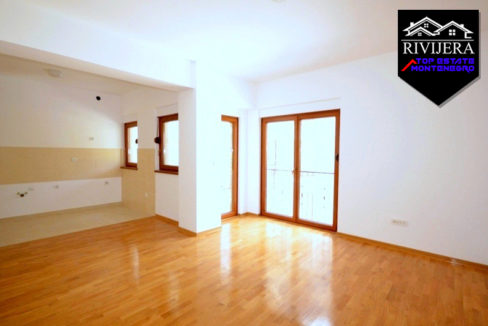 unfurnished_apartment_baosici_herceg_novi_top_estate_montenegro.jpg