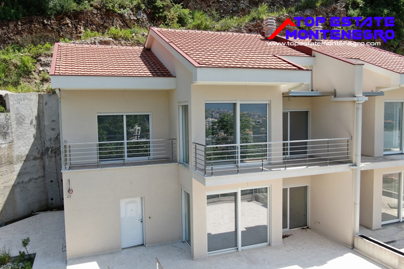 Sehr attraktives Reihenhaus Topla, Herceg Novi-Top Immobilien Montenegro