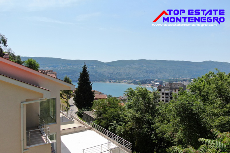 Vrlo atraktivna kuća u nizu Topla, Herceg Novi-Top Nekretnine Crna Gora