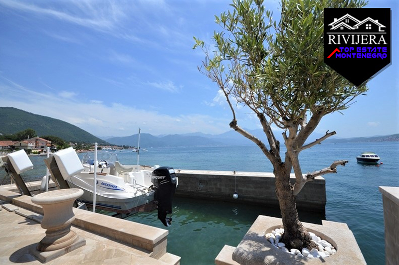 Luxusvilla mit Bootsanleger Djenovici, Herceg Novi-Top Immobilien Montenegro