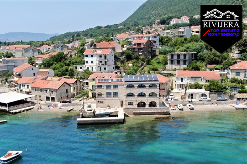Neue ausergewohnliche Villa am Ufer Djenovici, Herceg Novi-Top Immobilien Montenegro