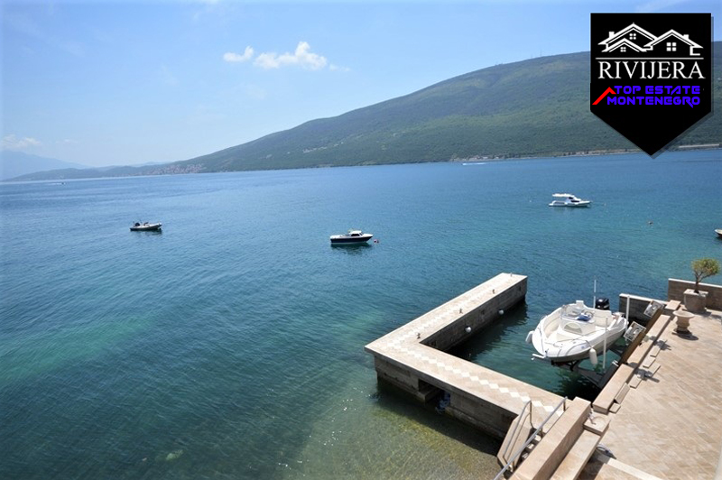 Villa erste linie am Meer mit Bootsanlegeplatz Djenovici, Herceg Novi-Top Immobilien Montenegro