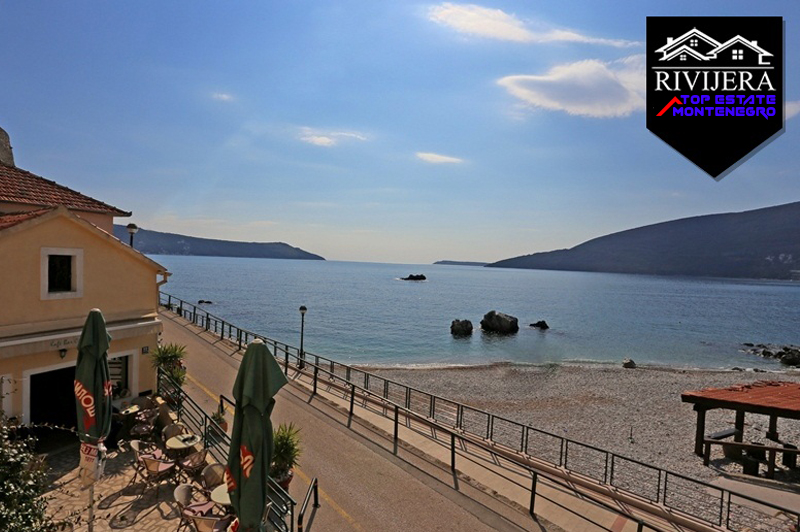 Renoviran stan na šetalistu Centar, Herceg Novi-Top Nekretnine Crna Gora