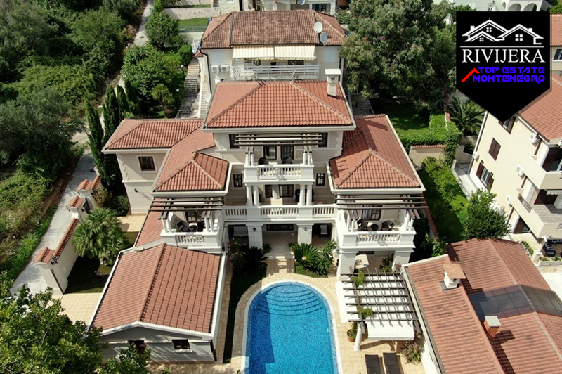 Neu erbaute Villa mit privatsphare und herrlichem Blick auf das Meer Baosici, Herceg Novi-Top Immobilien Montenegro