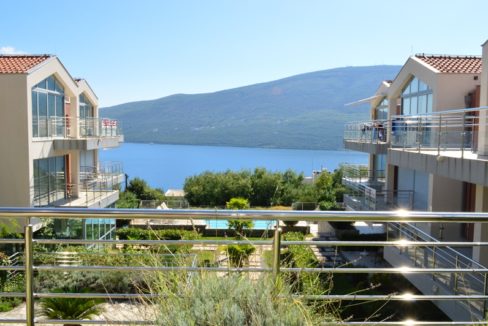 Sunny and modern apartment with community pool Djenovici, Herceg Novi-Top Estate Montenegro