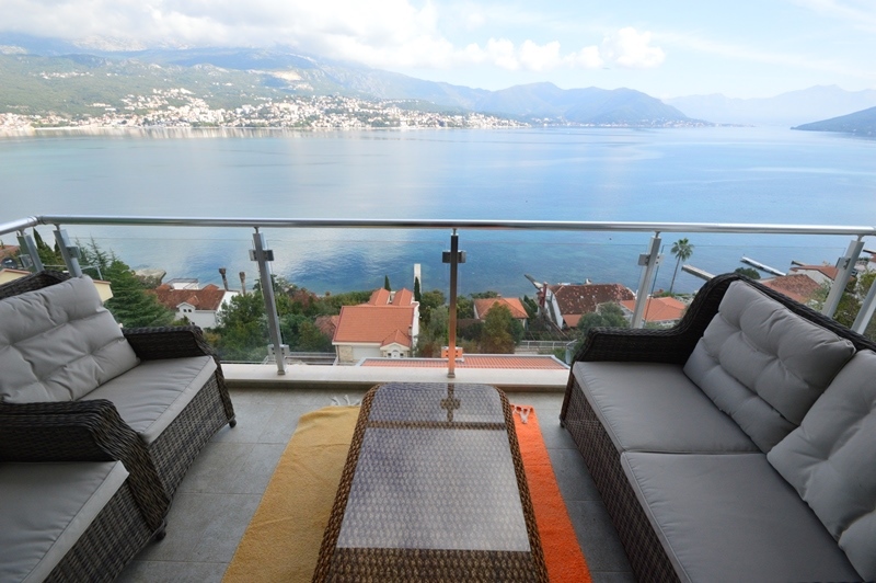 Apartment with sea view Igalo, Herceg Novi-Top Estate Montenegro