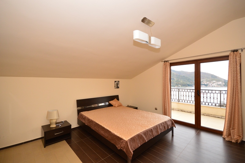 Gebaude mit Wohnungen Kamenari, Herceg Novi-Top Immobilien Montenegro