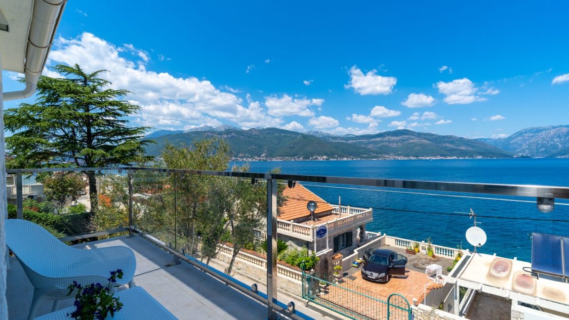 House with sea view Krasici, Tivat-Top Estate Montenegro