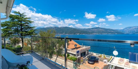 Deluxe villa near Tivat enjoying sea views