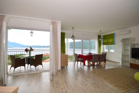 Nice and cheap apartment Baosici, Herceg Novi-Top Estate Montenegro