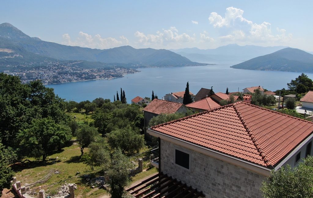 Steinhaus mit Pool Zvinje, Herceg Novi-Top Immobilien Montenegro