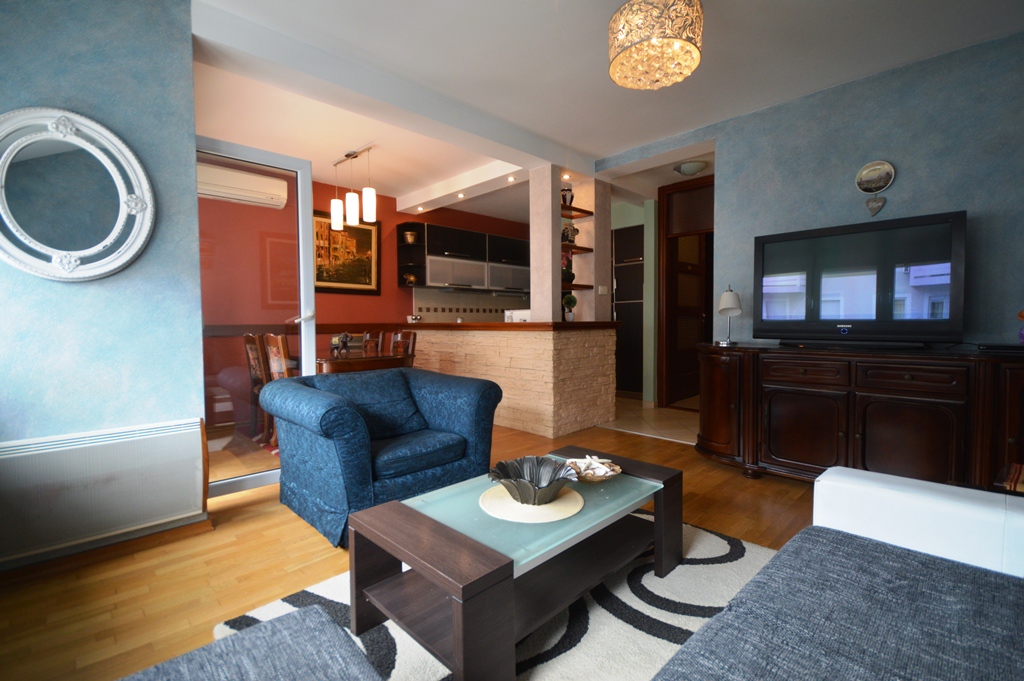 Komfortable Maisonette-Penthouse-Wohnung in Tivat