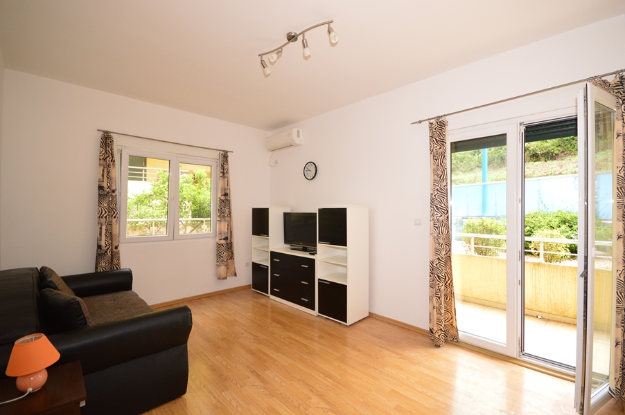 Eingerichtete Wohnung mit Balkon Djenovici, Herceg Novi-Top Immobilien Montenegro